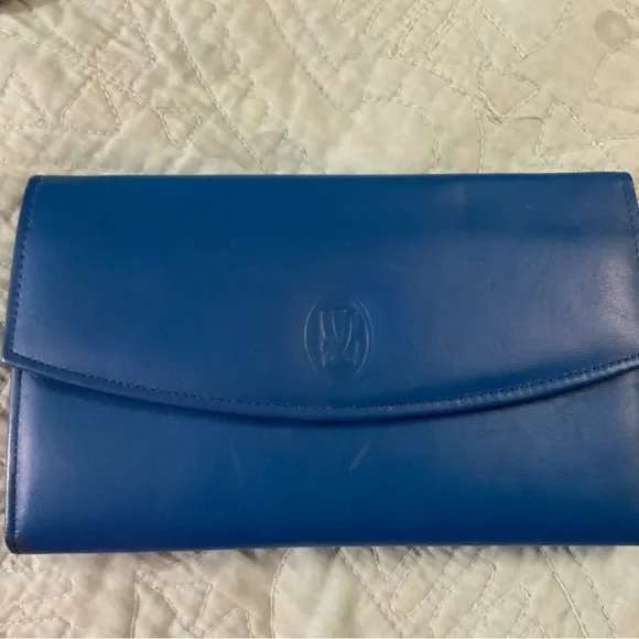 Chic Blue Women's Leather Wallet - Picture 1 of 5